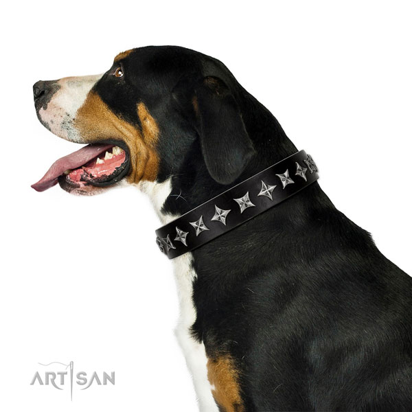 Easy wearing decorated dog collar of durable genuine leather