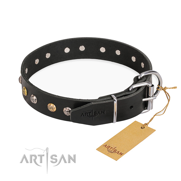 Top rate leather dog collar handcrafted for easy wearing